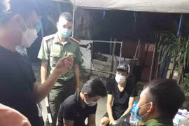 Trực chốt Covid-19, phát hiện 2 nam thanh niên tàng trữ ma túy đá