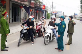 Công an huyện Mỹ Đức xuyên ngày đêm gác chốt chặn du khách vào chùa Hương