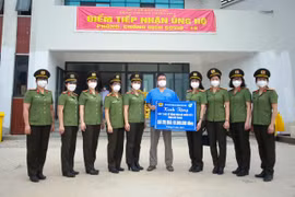 Những bông hoa lặng lẽ tỏa hương