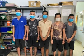 Phạt 22 triệu đồng 2 nhóm đánh bạc giữa mùa dịch Covid-19