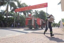 Diễn tập phương án đảm bảo an ninh trật tự khu cách ly tập trung