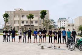 Tóm gọn nhóm thanh niên cầm dao nhọn ngông nghênh trên phố