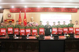 Món quà tinh thần gửi tặng cán bộ chiến sỹ có hoàn cảnh khó khăn