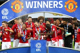 Ibrahimovic tỏa sáng, Mourinho có danh hiệu đầu tiên với M.U