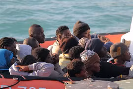 Tàu đắm ở Địa Trung Hải, 400 người chết