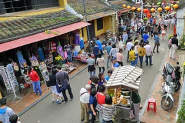 Đến Hội An “ăn chơi hàng phố”