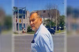 Bị đánh vì bấm còi giục người đi bộ