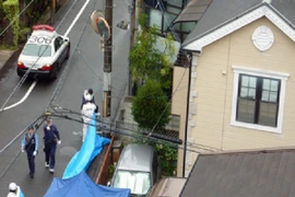 Tấn công cả gia đình bạn gái rồi nhảy lầu tự vẫn