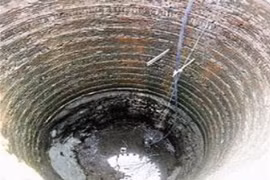 Bé trai 1 tháng tuổi tử vong vì bị bác ném xuống giếng