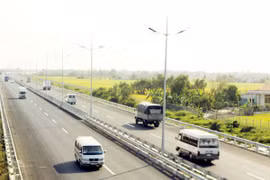 Đường cao tốc Việt Nam: Tiền đầu tư vào hàng cao nhất thế giới