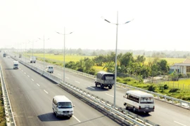 Đường cao tốc Việt Nam: Tiền đầu tư vào hàng cao nhất thế giới
