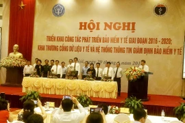 Phải xem người mua thẻ bảo hiểm y tế là khách hàng đặc biệt