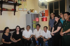 Lãnh đạo Thành ủy Hà Nội chia buồn, động viên thân nhân các liệt sĩ thuộc tổ bay CASA 212