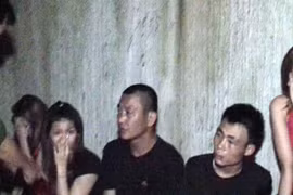 Bắt ổ nhóm lắc trong hầm nhà nghỉ 