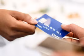 Sẽ phạt nặng hành vi thuê, mượn, mua, bán, lấy cắp thông tin tài khoản, thẻ ngân hàng