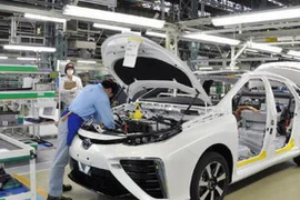 Trình Chính phủ chưa thực hiện giảm 50% LPTB ô tô trong nước