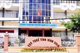 Tạm đình chỉ Phó Cục trưởng Cục Thuế Bình Định vì đánh golf trong thời gian giãn cách