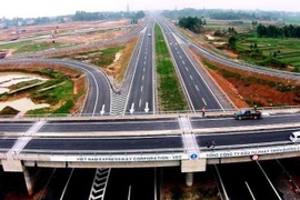 Giải ngân đầu tư công mới đạt 51,7% kế hoạch, chậm do đâu?