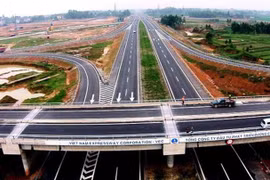 Giải ngân đầu tư công mới đạt 51,7% kế hoạch, chậm do đâu?