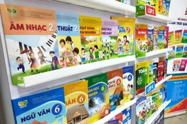 Tiếp tục điều chỉnh giá bộ sách giáo khoa lớp 2 và lớp 6 mới