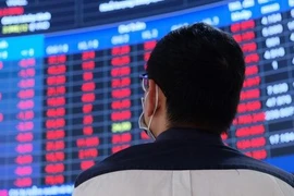 Vì sao nhà đầu tư hoảng loạn bán tháo, thị trường chứng khoán lao dốc không phanh?