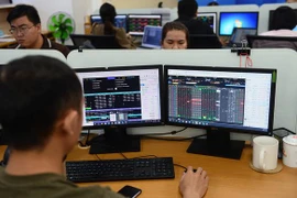 Dòng tiền bất ngờ quay trở lại, VN-Index vượt mốc 1.400 điểm, dự báo lạc quan