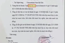 Vietcombank: Không có chuyện “tạm khóa báo có” mà tiền vẫn vào tài khoản