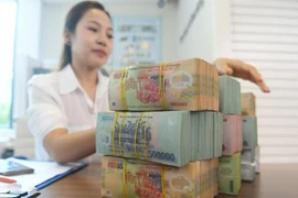 Thanh khoản căng thẳng, lãi suất huy động tăng tại nhiều ngân hàng