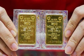 Chứng khoán tiếp tục lập kỷ lục, vàng mất đi sức hút