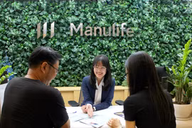 Manulife Việt Nam nói gì về phản ánh "gửi tiết kiệm SCB thành mua bảo hiểm Manulife"?