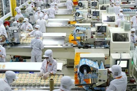 Chuyên gia tiếp tục kiến nghị gói hỗ trợ “tiền tươi”