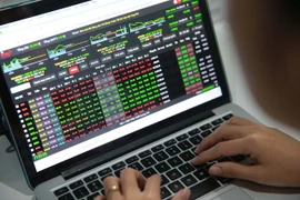 Tăng mạnh hơn 21 điểm, VN-Index lập đỉnh mới