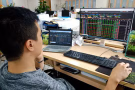 Thị trường chứng khoán lạc quan, VNIndex tăng hơn 11 điểm phiên đầu tuần