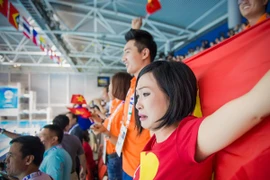 Phương Thanh xúc động phát khóc khi Ánh Viên giành 2 huy chương Vàng