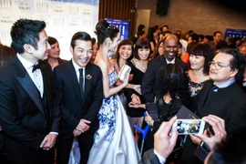 Vũ Ngọc Anh, Trần Bảo Sơn hạnh phúc giữa vòng vây kiều bào tại Đức