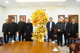 Giám đốc Công an Hà Nội chúc mừng giáng sinh Tổng Giám mục Tổng giáo phận Hà Nội