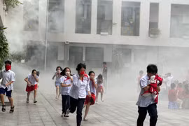 Hàng nghìn học sinh tham gia tình huống trải nghiệm cháy