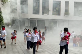 Hàng nghìn học sinh tham gia tình huống trải nghiệm cháy