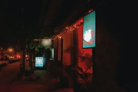 Hành động “lạ” của 4 nữ nhân viên quán massage