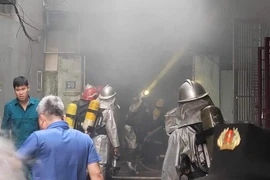 Xảy cháy cục nóng điều hòa ở quận Thanh Xuân