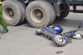 Tìm người biết thông tin vụ tai nạn giao thông tại quận Tây Hồ