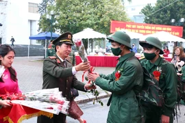  Lãnh đạo Bộ Công an dự lễ giao nhận quân tại quận Hai Bà Trưng 