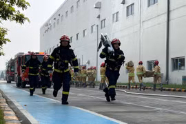 Diễn tập phương án chữa cháy, cứu hộ quy mô tại Công ty ToTo