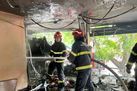 Xảy cháy quán cà phê tại phố Hàng Cót