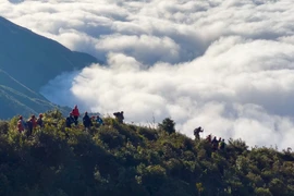 Khẳng định sức khỏe ở "Bước chân trên mây"