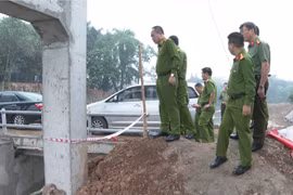 Đoàn Công tác Bộ Công an và Công an Hà Nội kiểm tra thực tế ô nhiễm môi trường tại khu vực sông Cầu Bây