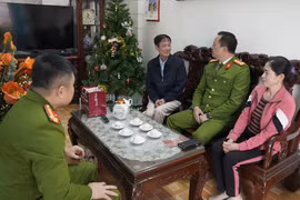 Thăm hỏi, động viên, tặng quà gia đình lực lượng tìm kiếm cứu nạn đang thực hiện nhiệm vụ tại Thổ Nhĩ Kỳ