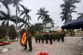 Công an quận Tây Hồ tri ân các anh hùng liệt sỹ