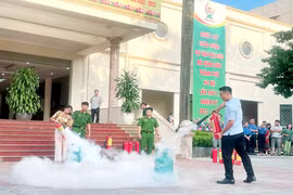 Trên 300 học viên huyện Thanh Trì được trang bị nghiệp vụ phòng cháy, chữa cháy