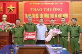 Bắt đối tượng truy nã nguy hiểm đang trên đường chạy trốn qua biên giới